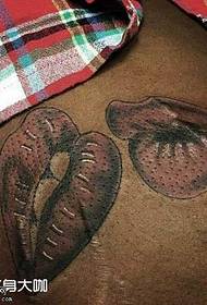 个性亲吻纹身图案