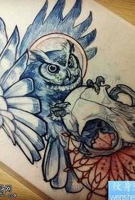 Käsikirjoitus Owl Tattoo Pattern