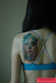 Jente skulder tilbake meksikansk død vandøde tatoveringsmønster
