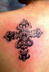gražus kryžiaus tatuiruotės modelis ant peties