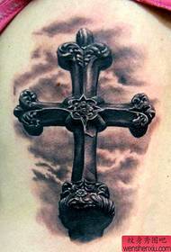 Veteranska tetovaža kaže, priporoči osebnostni križni tatoo vzorec