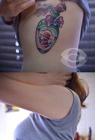 Lepo stranski prsni koš priljubljena klasična steklenica z vzorcem tatoo svetilnika