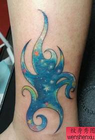 ຮູບແບບ tattoo totem starry ທີ່ມີສີສັນທີ່ມີຂາງາມ