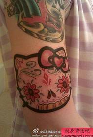 Prekrasan popularni europski i američki uzorak tetovaža mačaka na ruci