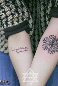 ramię tatuaż totem kwiat tatuaż wzór