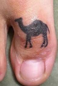 Pirštų juodi originalūs kupranugario tatuiruotės modeliai