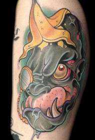 De ervaren tattoo-show is gericht op een grappig tattoo-patroon in Europa en Amerika.