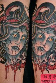 Hankak pop medusa tatuaje eredua