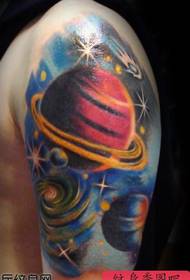 Arm kleur universum planeet tattoo patroon