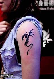modello del tatuaggio del drago del totem del braccio