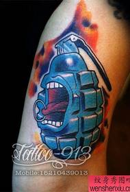 Iphethini ye-arm grenade tattoo