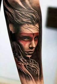 Artis tato Swedia dicithak ing awak