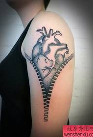 Kar népszerű klasszikus szív tetoválás minta