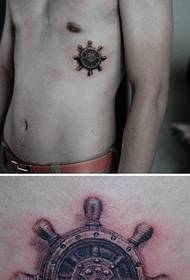 Boy costelli belli mudellu di tatuaggi di timone