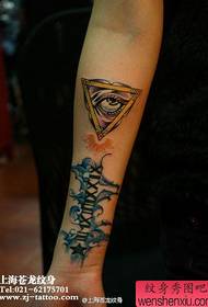 Lány karja gyönyörű népszerű Isten szeme tetoválás minta