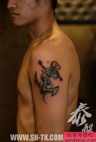 Padrão de tatuagem de âncora linda pop braço