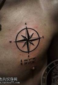 padrão de tatuagem de bússola totem bonito
