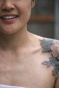 poʻohiwi peony tattoo pattern