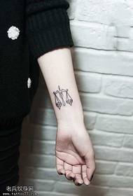 braccio tatuaggio Bilancia