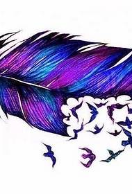 manoscritto belle piume colorate Modello del tatuaggio