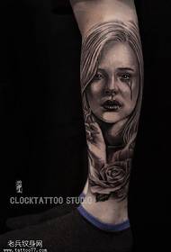 modello del tatuaggio del ritratto di bellezza dello stinco