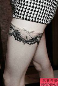 model de tatuaj din dantelă pentru picioare