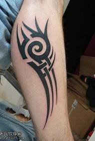 handsome totem tattoo pattern on the leg