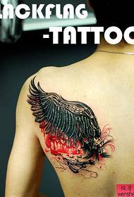 un modello del tatuaggio del tatuaggio della patta posteriore