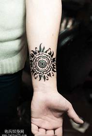 Oude zon totem tattoo patroon