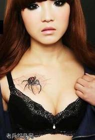 Modello di tatuaggio realistico ragno 3d petto