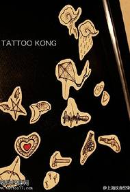 varios diseños de tatuajes de manuscritos gráficos pequeños