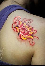 Tattoo show bar odporúča zadný lotosový tetovací vzor