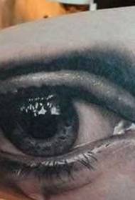 realističen 3d vzorec tatoo velike oči