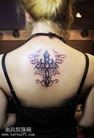 modello tatuaggio totem croce posteriore
