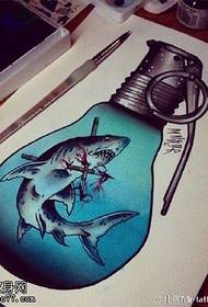 Shark Tattoo Pattern i Manuskript Glödlampa