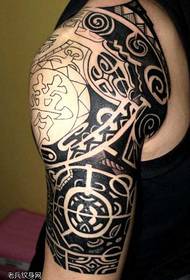Totem Tattoo Pattern of Arm Atmosphere
