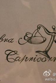 Foto manoscritta del tatuaggio costellazione eccentrica