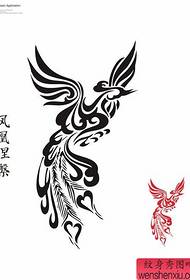 Tattoo show bar het 'n totem-Phoenix tattoo-patroon aanbeveel