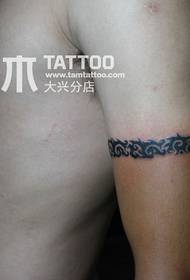 tatuaje de brazalete