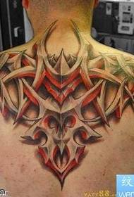 pattern ng likod ng klasikong stereo totem tattoo