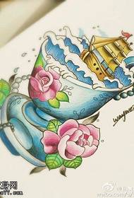 彩绘花瓶里的帆船纹身图案