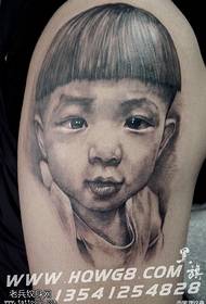 rame srčkan sin tatoo vzorec