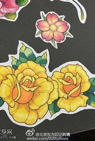 Rukopis uzorak tetovaže žute ruže
