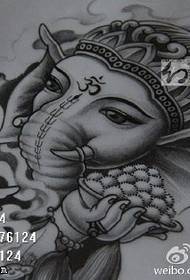 håndmalet traditionel elefant tatoveringsmønster