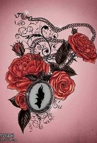 Rukopis lijepo ružičasti džepni sat tetovaže uzorak