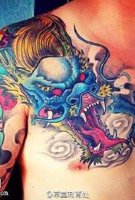 Fabs festett sárkány totem tetoválás mintát