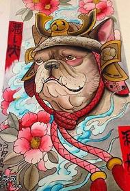Käsikirjoitettu maalattu koiran tatuointikuvio