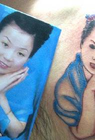 model de tatuaj portret al soției frumoase