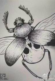 modello di tatuaggio insetto teschio manoscritto