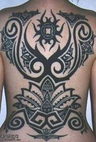 sumbanan nga bug-os nga likod nga tattoo sa totem